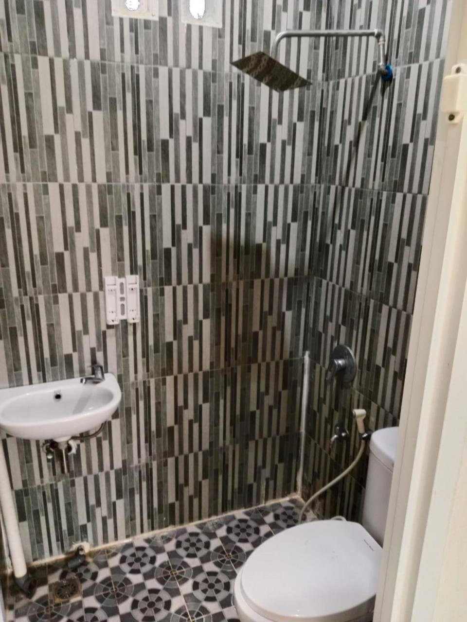 Macan Kumbang Residence Palembang Exterior photo